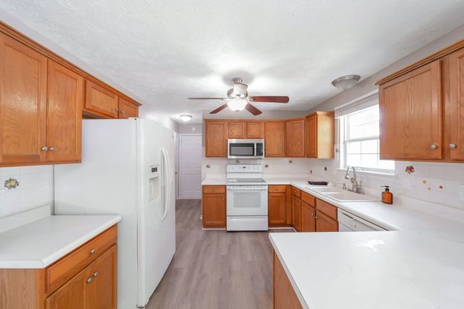 Kitchen | Image 6