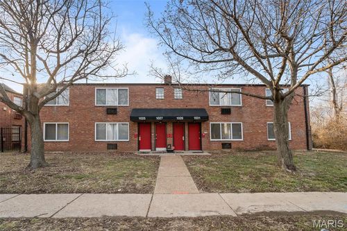 1000 Wild Cherry Ln, University City, MO, 63130-2725 | Card Image