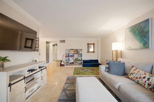 apt-304-1030 9th St, Miami Beach, FL, 33139-5603 | Card Image
