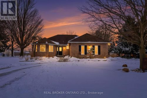 270 Talbot St, Courtland, ON, N0J1E0 | Card Image