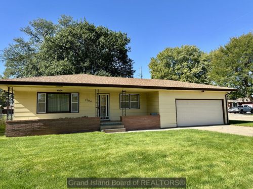 1704 Idlewood Ln, Grand Island, NE, 68803 | Card Image