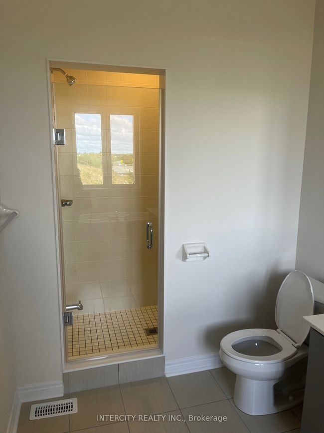 132 Mumbai Dr, House attached with 3 bedrooms, 4 bathrooms and 1 parking in Markham ON | Image 12