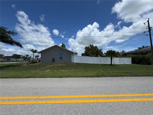 2910 Surfside Blvd, Cape Coral, FL, 33914-3868 | Card Image