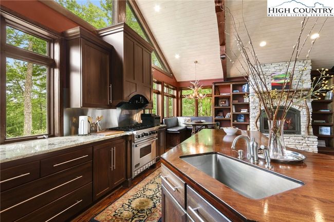 314 Mockingbird Ln, House other with 5 bedrooms, 5 bathrooms and null parking in Blowing Rock NC | Image 18