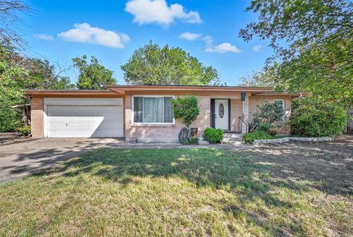 1328 W Water St, Weatherford, TX, 76086-2940 | Card Image