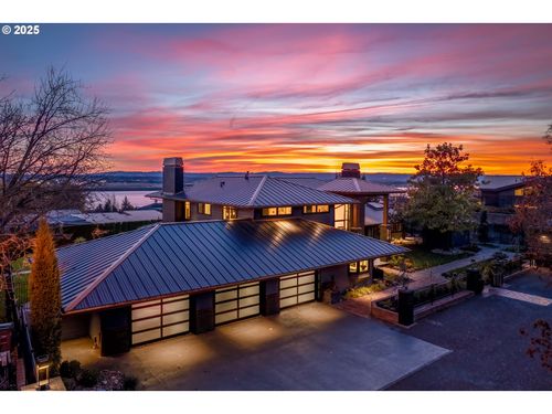 8015 Se Evergreen Hwy, Vancouver, WA, 98664-2301 | Card Image