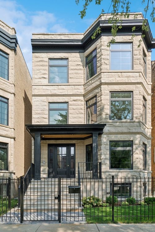 3719 N Magnolia Ave, CHICAGO, IL, 60613-7112 | Card Image