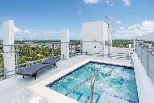 r-414-8101 Biscayne Blvd, Miami, FL, 33138-4666 | Card Image
