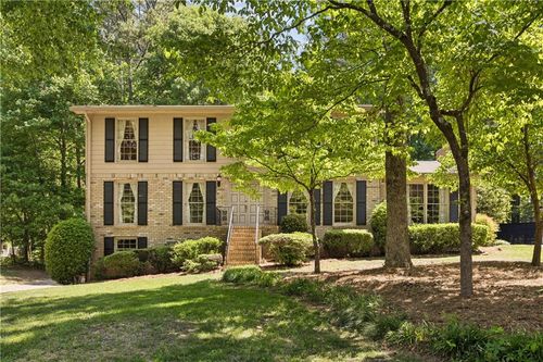 2450 Castle Ln Ne, Marietta, GA, 30062-5207 | Card Image