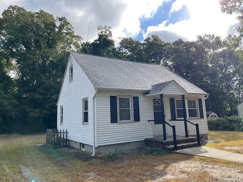 289 Jefferson Dr, Mastic Beach, NY, 11951-2723 | Card Image