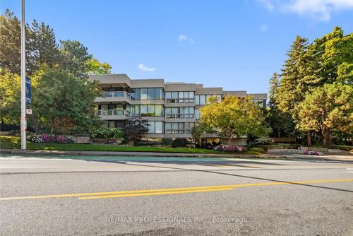 404-2545 Bloor St W, Toronto, ON, M6S1S1 | Card Image