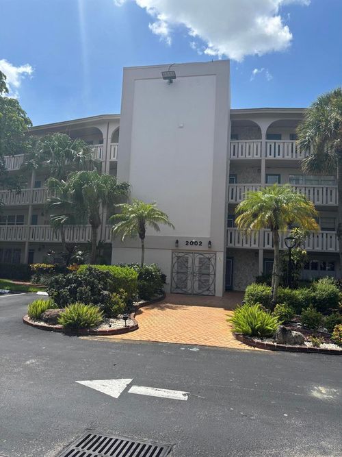 e1-2002 Granada Drive, Coconut Creek, FL, 33066 | Card Image