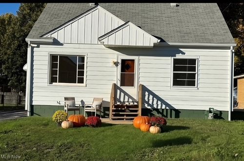 41 W Woodsdale Ave, Akron, OH, 44301-2840 | Card Image