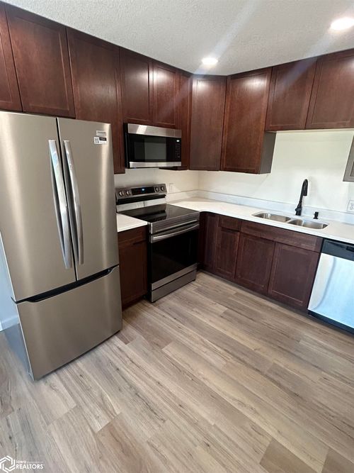 4-2323 S 5th Avenue, Marshalltown, IA, 50158 | Card Image