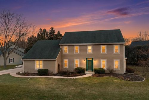 387 W Juniper Drive, Grafton, WI, 53024 | Card Image