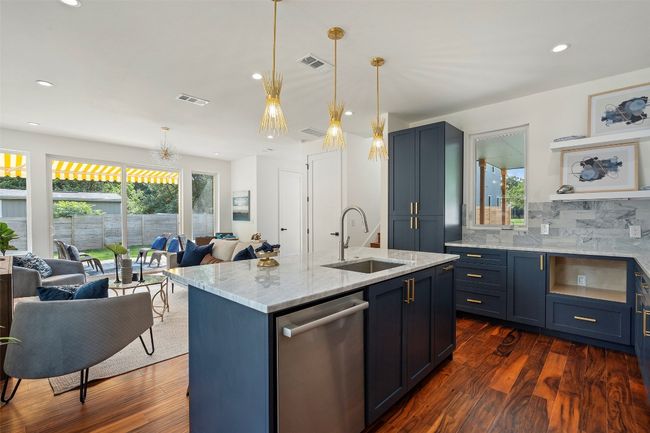 2 - 7603 Creston Ln, House other with 2 bedrooms, 3 bathrooms and 4 parking in Austin TX | Image 12