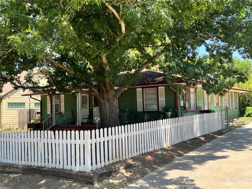 414 Marietta St, Denton, TX, 76201-3835 | Card Image