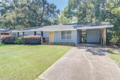 2305 Arbor Dr, Biloxi, MS, 39531-3905 | Card Image