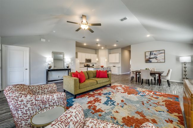 Open concept living connects all functional living spaces | Image 4