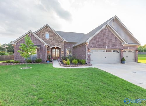 150 Blue Spruce Dr, Madison, AL, 35757-4400 | Card Image