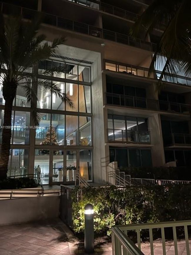 128 - 2950 Ne 188th St, Condo with 1 bedrooms, 1 bathrooms and null parking in Aventura FL | Image 74
