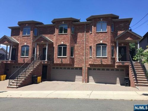 209C 8th St, Palisades Park, NJ, 07650-4032 | Card Image