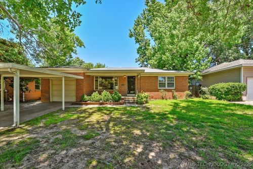 1123 E 53rd Pl, Tulsa, OK, 74105-6827 | Card Image