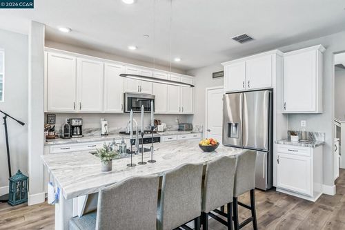 2940 Wheat Grass St, Sacramento, CA, 95833-4483 | Card Image