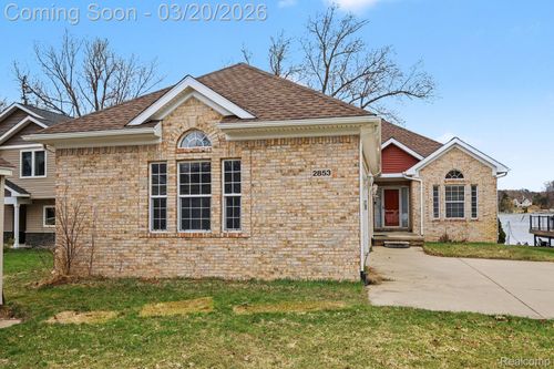 2853 Rubbins Rd, Howell, MI, 48843-7924 | Card Image