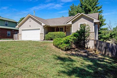 10514 E Scarritt Avenue, House other with 3 bedrooms, 2 bathrooms and null parking in Sugar Creek MO | Image 3