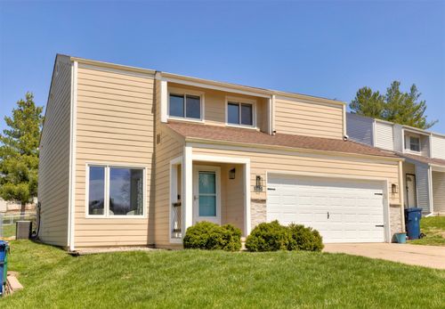 8003 N Walnut Creek Drive, Urbandale, IA, 50322 | Card Image