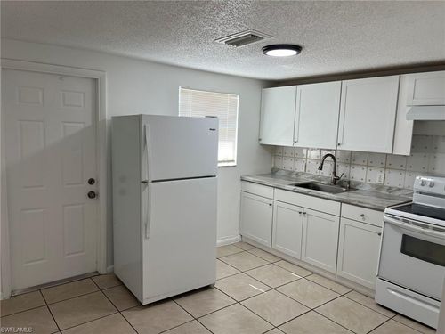 286-286 Lowell Ave, NORTH FORT MYERS, FL, 33917-4055 | Card Image