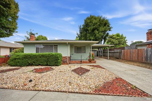 320 Shortt Road, Santa Rosa, CA, 95405 | Card Image