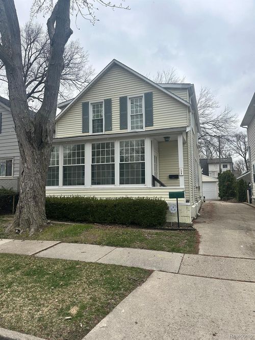 124 Muir - Lower Unit Road, Grosse Pointe Farms, MI, 48236 | Card Image