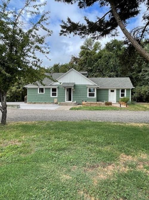 377 Pelton Ln, Gold Hill, OR, 97525-9622 | Card Image