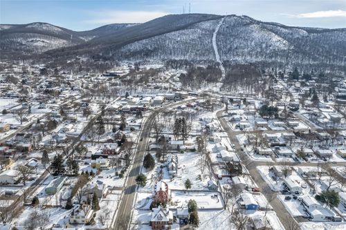 831 Wolcott Ave, Beacon, NY, 12508-4257 | Card Image