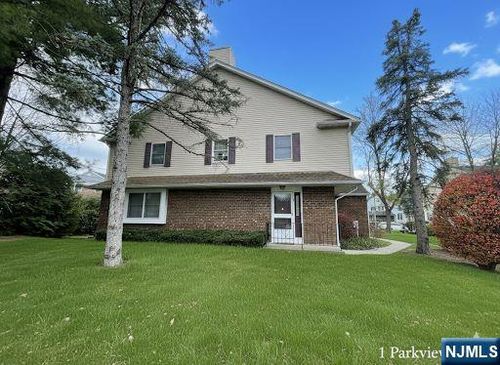1 Park View Pl, Fair Lawn, NJ, 07410-4346 | Card Image