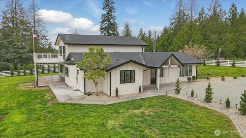 150 Cliff Robinson Ln, Sequim, WA, 98382-8215 | Card Image