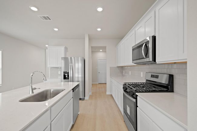 7815 Ruth Ravine Ct, House other with 5 bedrooms, 3 bathrooms and 2 parking in Spring TX | Image 5