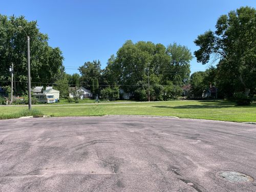 117 Parker Ln, Redwood Falls, MN, 56283-2033 | Card Image