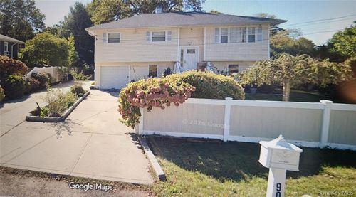90 New Hampshire Ave, Bay Shore, NY, 11706-2509 | Card Image