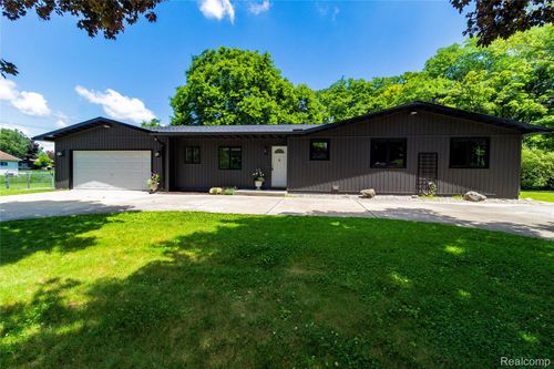 1138 Baldwin Rd, Lapeer, MI, 48446-3010 | Card Image