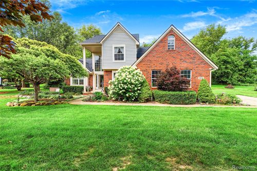 2375 Reidsview E, White Lake, MI, 48383-3939 | Card Image