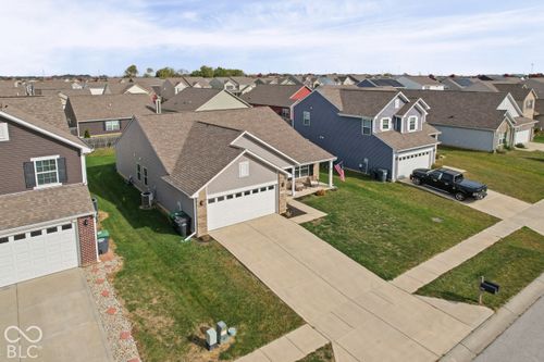 808 Coralberry Ln, Greenwood, IN, 46143-5570 | Card Image