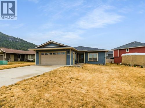 1509 Grandview Dr, Castlegar, BC, V1N4X7 | Card Image