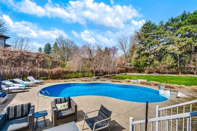 106 Cumming Crt, House other with 4 bedrooms, 3 bathrooms and 4 parking in Ancaster ON | Image 35