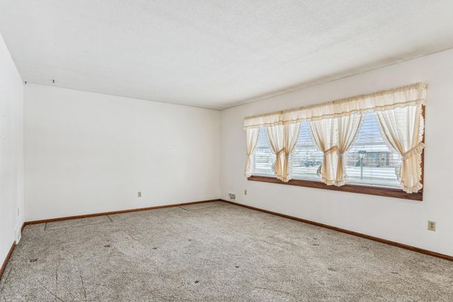 05_interior.jpg | Image 13