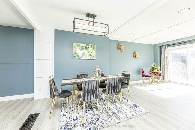 13 Thistle Down Blvd, Condo with 4 bedrooms, 3 bathrooms and 1 parking in Toronto ON | Image 12