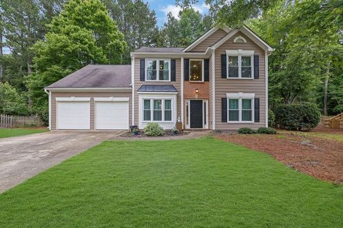 8011 Huntcliff Rd, Woodstock, GA, 30189-6641 | Card Image