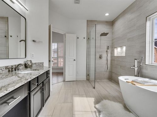 1 Versante Ct, Houston, TX, 77070-6032 | Card Image
